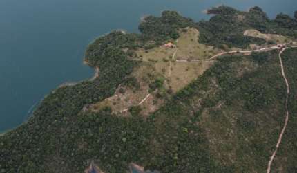 -Fazenda linda uma península voltado para o lago corumbá IV