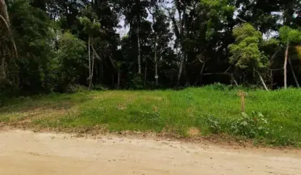 Terreno em Mariscal Documentado e com viabilidade de construção.
