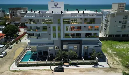 Garden, 2 Dormitórios, 1 Vaga, Área Externa com Deck, na praia de Mariscal