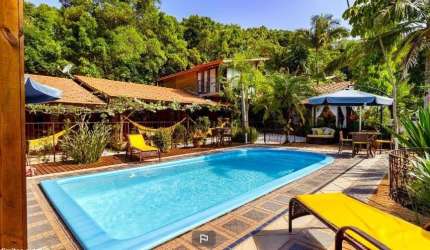 Pousada  em Bombinhas com 22 Apartamentos em  pleno funcionamento.