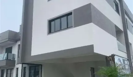 Sobrado Triplex, com 2 dormitórios