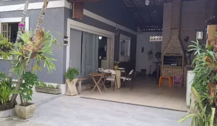 Excelente Casa 3 quartos /1 suíte e closet , com 2 vagas de garagem no Trevo de Maria Paula