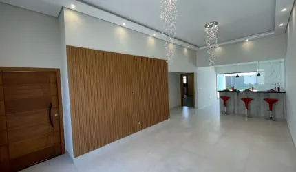 CASA TÉRREA  COM 3 QUARTOS, PISCINA E 3 VAGAS.BRAGANÇA PAULISTA - SP.