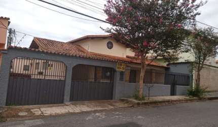 Casa com 3 quartos à venda na Rua Joaquim Francisco da Silveira, Ipiranga, Belo Horizonte, 260 m2 por R$ 810.000