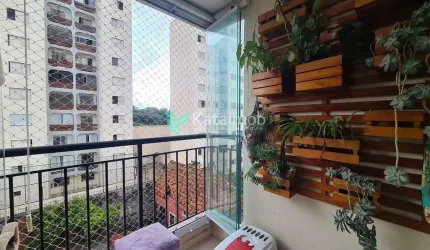 Apartamento à venda, 2 dormitórios, com sacada envidraçada, decoração moderna  e lazer total, Vila
