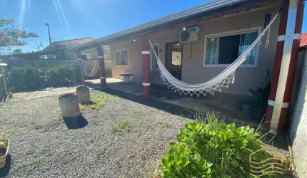 Casa com 3 quartos sendo 2 suítes em Balneário Barra do Sul - Salinas
