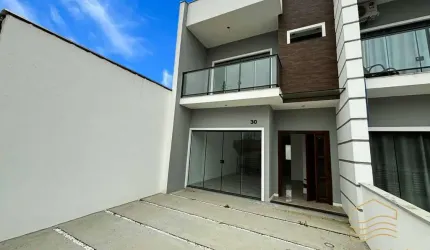 Sobrado 3 quartos sendo uma suíte em Balneário Barra do Sul - Costeira