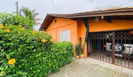 Casa de 3 Dormitórios, AT 822,00m² - Balneário Barra do Sul - Centro