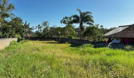 Terreno com 630m² murado e aterrado em Balneário Barra do Sul - Pinheiros
