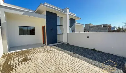 Casa averbada com 3 quartos sendo 1 suíte em Barra do Sul - Costeira