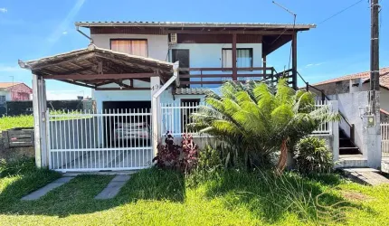 Sobrado no Centro de Balneário Barra do Sul
