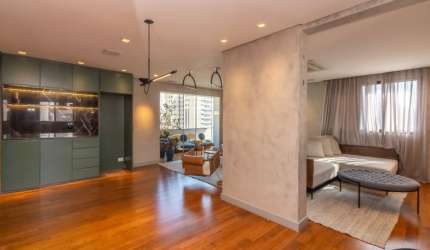 Apartamento 3 Dormitórios com 2 Vagas - Moema