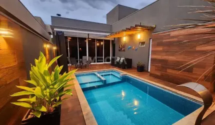 Maravilhosa casa com 3 suítes, closet, hidro e fotovoltaica — aceita apto menor na zona sul