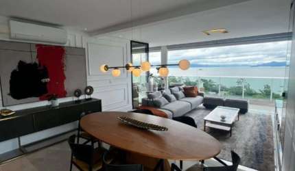 Apartamento 3 Quartos com 3 Suítes e 217m² - Agronômica