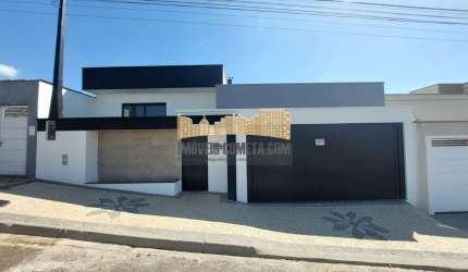 Casa à venda no bairro Recanto do Bosque - São João da Boa Vista/SP