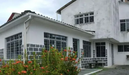 Casa para venda com 290 metros quadrados com 11 quartos na Torre - Recife - PE