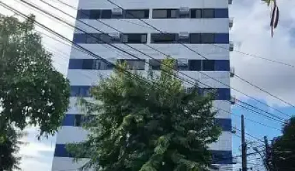 Vendo Apartamento Reformado no Bairro da Torre