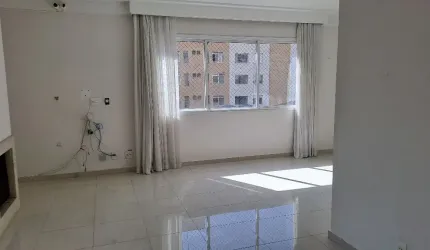 APTO. DE 137 M² COM 4 VAGAS DE GARAGEM.