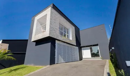 RESIDENCIA DE ALTO PADRAO  MOBILIADA  389 M  PRIVATIVOS  3 SUITES  PISCINA AQUECIDA  UBERABA