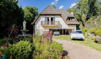 CASA  BAIRRO TABOÃO EM CURITIBA PR  TERRENO COM 3454,72M  - 20M DE TESTADA