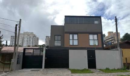 SOBRADO COND – LINDÓIA – 100M² PRIV. + 44M² DE TERRAÇO DESCOBERTO + 31M² JARDIM