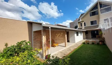 Ótimo Triplex com 220m², com Edícula no Tingui!