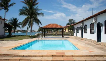 Maravilhosa Mansão no Canal - 500m² com 2.000m² de Terreno, no Ogiva, em Cabo Frio - RJ!