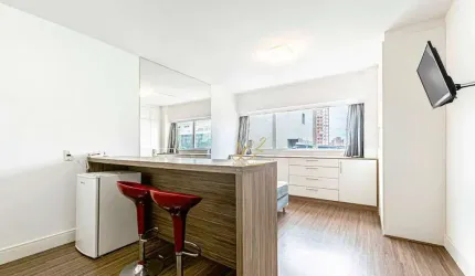Excelente Studio Mobiliado em Home Club no Centro Cívico, com 31m²!