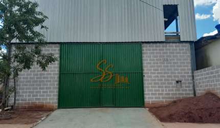 Galpão com área de 300m², bairro Imperatriz, Mateus Leme