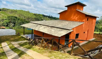Chácara na região de Pedras em Itatiaiuçu