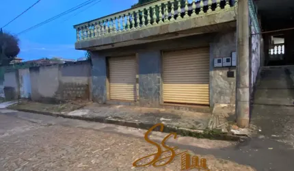 Casa no centro de Mateus Leme