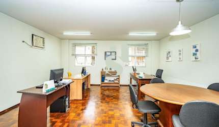 Atenção! Sala comercial à venda no Batel - sala com banheiro e garagem exclusiva e coberta
