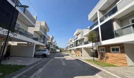 Casa em condomínio fechado com 3 quartos à venda na Mjor Inacio Gomes da Costa, 570, Uberaba, Curitiba por R$ 899.000