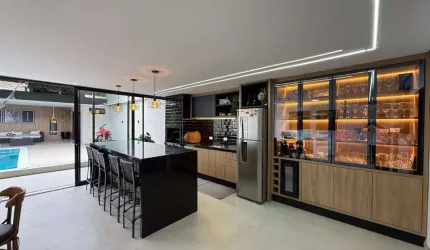 Casa com 3 quartos à venda na Denise Maria Carneiro de Oliveira, 46, Sítio Cercado, Curitiba por R$ 999.990