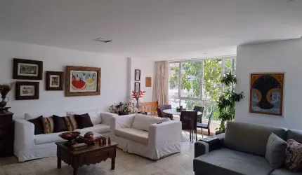 Apartamento à Venda no Rio Vermelho – 3 Quartos (1 Suíte com Closet) | 2 Vagas Soltas | Armários