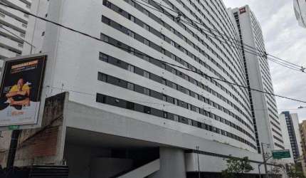Apartamento com 2 quartos  para alugar, 64.00 m2 por R$3000.00  - Centro - Curitiba/PR