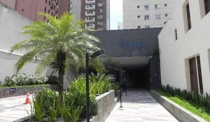 Apartamento com 2 quartos  para alugar, 61.00 m2 por R$2400.00  - Centro - Curitiba/PR
