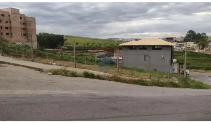 OPORTUNIDADE  LOTE  DE  ESQUINA