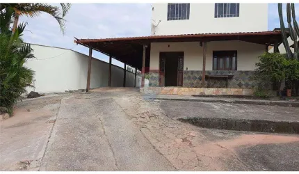 CASA MARAVILHOSA Á VENDA COM PISCINA NO BAIRRO ARCÁDIA!