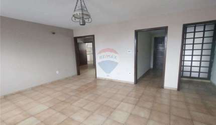 Apartamento amplo e confortável no Bairro Queluz!