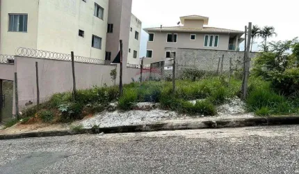 Lote com 250m² no bairro Belvedere
