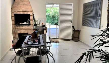 Casa em condomínio excelente localização para venda  3 quartos