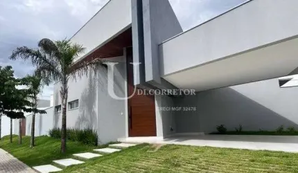 Laranjeiras - Excelente Casa Alto Padrão 3/4 com Super Closet - 1889Udi