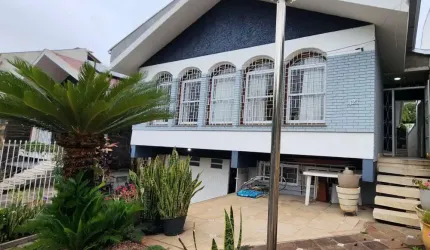 Casa com 3 quartos à venda na Rua Paulino Chaves, Santo Antônio, Porto Alegre, 250 m2 por R$ 1.117.000