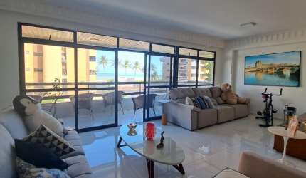Apartamento com 3 suítes em Intermares