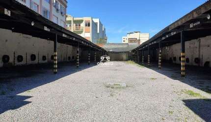Terreno á venda no Centro