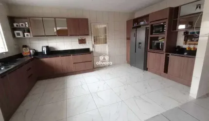 EXCELENTE SOBRADO PRÓXIMO COLÉGIO ALFREDO SIMON - TRÊS VENDAS.