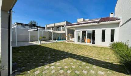 Casa Ato Padrão com 3 suítes à venda 2 Quadras da Praia260 m² por R$ 2.600.000 - Brejatuba - Guaratuba/PR