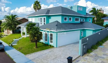 Casa em Condomínio fechado, 700m2, 05 Suítes, Elevador, Piscina.