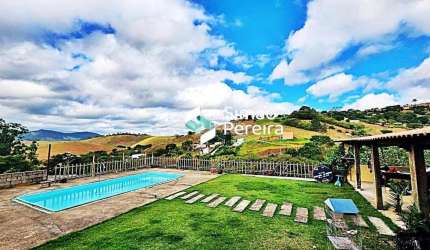 Excelente casa em condomínio fechado, Parque das Colinas em Matias Barbosa
